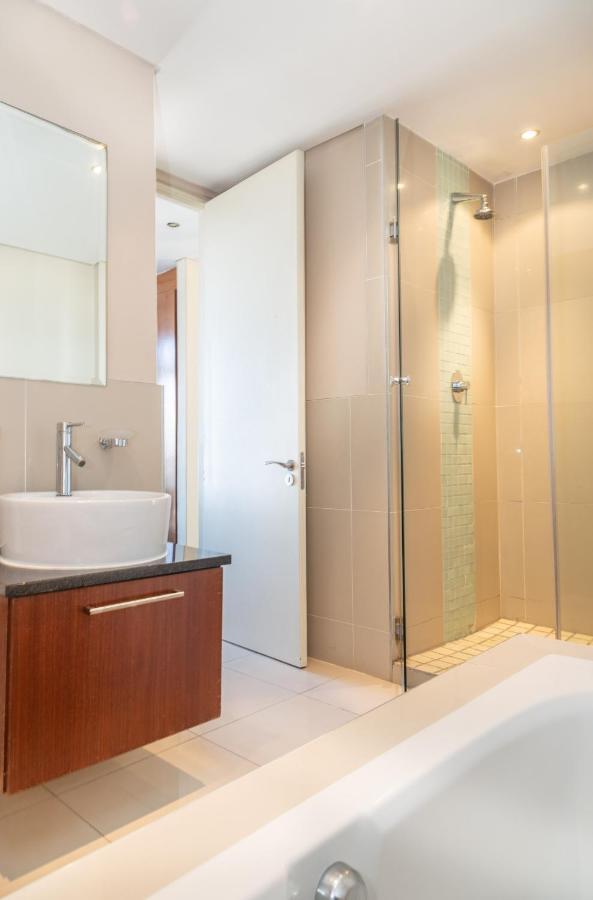 Eden On The Bay Luxury Apartments 183, 262, Blouberg, Cape Town Блаубергстранд Экстерьер фото